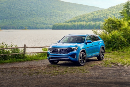 2024 Volkswagen Atlas Cross Sport offers sharp styling, tech-savvy and upscale interior