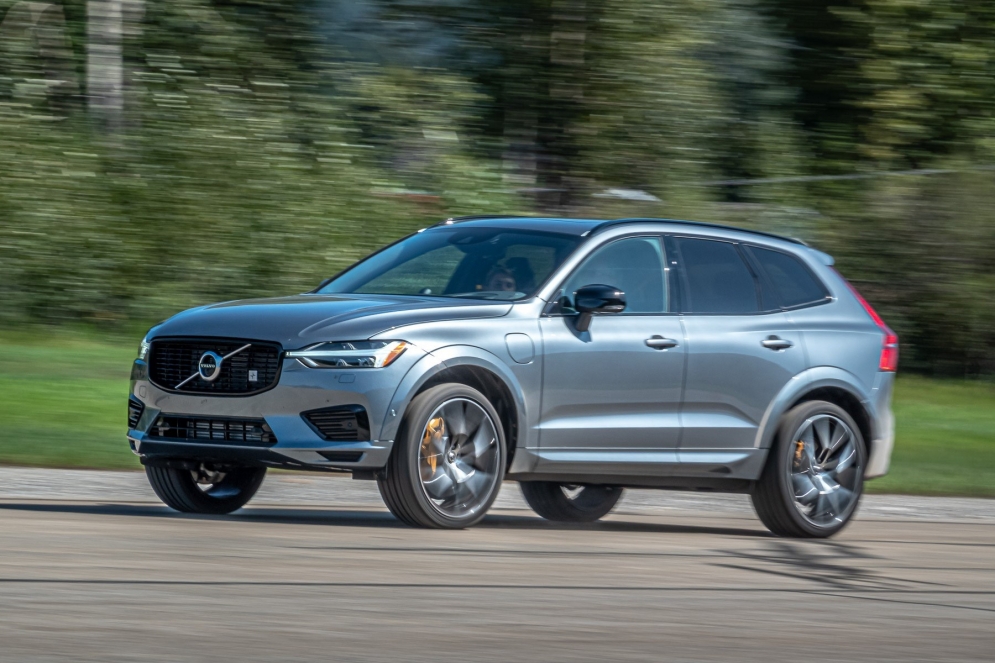 The 2020 Volvo XC60 is a compact SUV that checks almost all the boxes impressively.