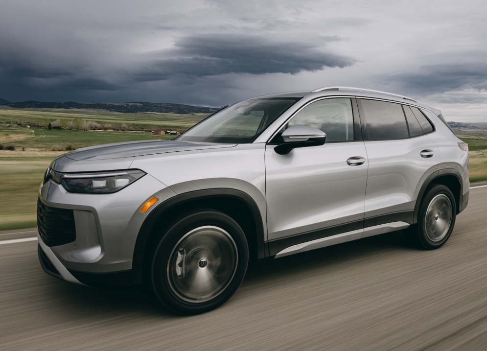 The 2025 Volkswagen Tiguan receives a full redesign for the 2025 model year, with attractive updates to both the exterior and interior.