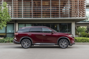 The 2023 Infiniti QX60 features a bold and upscale design.