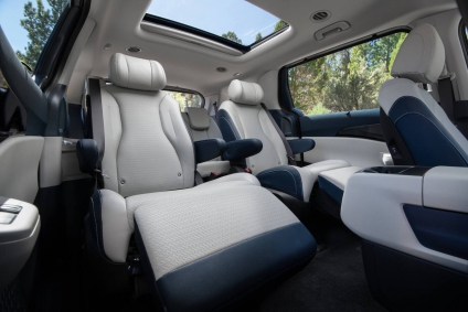 2026 Kia Carnival hybrid offers roomy and versatile interior, solid fuel mileage