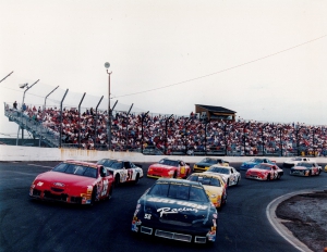 For the first time since June 2000, the ARCA Menards Series platform will race at the tight, banked quarter-mile Flat Rock Speedway when the ARCA Menards Series East takes to the track on May 20, 2023. Pictured is the pace lap from the 1999 race.