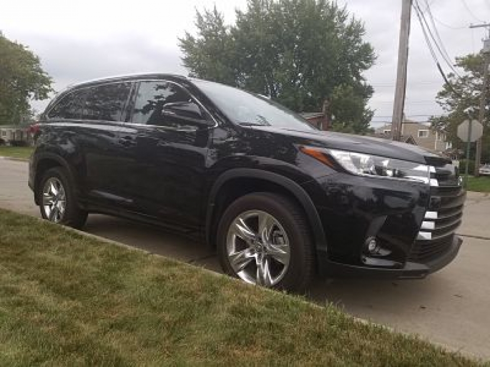 The 2019 Toyota Highlander won&#039;t win any drag races, but it will deliver a safe and comfortable family ride for larger broods.