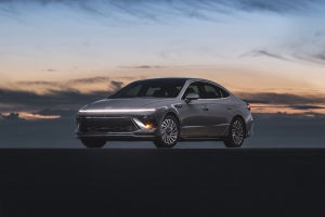 The 2025 Hyundai Sonata hybrid features a stylish look.